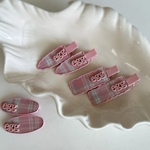 Set di fermagli per capelli a quadretti rosa con decoro egg 3D in vassoio a conchiglia
