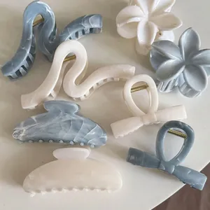 Grande Pince à Cheveux en Acrylique Style Français Bleu Blanc Texture Marbre Vague Nœud Fleur Requin Accessoire Coiffure pour Femmes