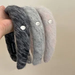Women's French Retro Plush Headband Thickened Solid Color Wide Brim Hair Band With Metal Button Handmade Woven Label For Daily