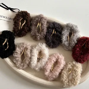 Pince à Cheveux BB en Peluche Nuage Automne Hiver Épingle à Cheveux en Polaire Chaude et Douce Minimaliste pour Femmes Enfants Bijoux