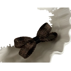 Elegant vintage brown tweed bow hair clip with textured weave for women's hairstyles