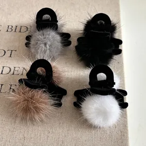 Pince à Cheveux Crabe Mini Élégante Flocage Avec Boule en Fourrure de Vison Géométrique Peluche pour Femme Accessoire