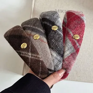 Fashion Plaid Woolen Wide Brim Headband With Gold Metal Label Retro Commuting Hair Band For Women Autumn Winter Hair Accessories