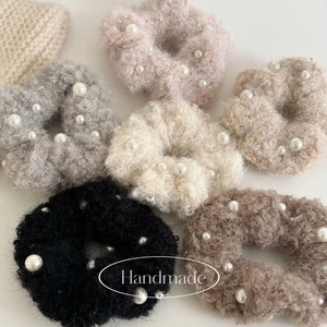Herbst Winter Elegante Plüsch Kunstperlen Haargummis Für Damen Koreanischer Stil Lammwolle Flauschige Haarbänder Kopfschmuck