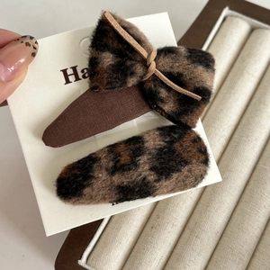 Leopard print velvet bow hair clips set for girls featuring autumn aesthetic texture