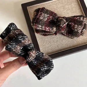 Vintage Plaid Woolen Bow Hair Claw For Women Classic Checkered Handmade Bowknot Elegant Autumn Winter Hair Clip Hair Accessories