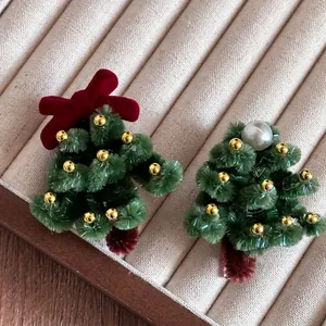 Pinces à Cheveux Sapin de Noël en Laine pour Femmes Filles Fait à la Main Vert Peluche Épingle à Cheveux Sapin de Noël Avec Nœud Künstliche Perle Accessoires de Cheveux Festifs