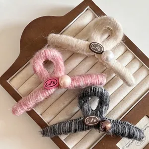 Grande Pince à Cheveux en Peluche Tricotée pour Femmes Décoration Künstliche Perles Douces Pince Requin Mode Rayée Accessoires Cheveux Hiver