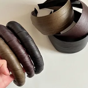Serre-tête large en cuir de style français avec design plissé rétro en tons de terre