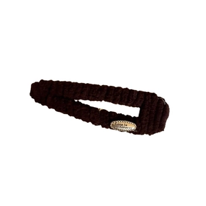 Barrette en velours côtelé marron avec plaque dorée gravée Love is Forever
