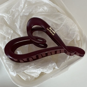 French style matte burgundy heart hair claw clip with golden Barrette La France lettering