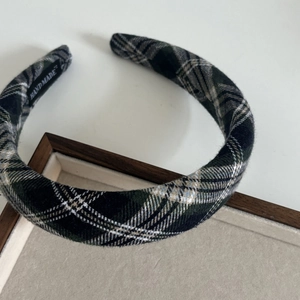 Classic green and black plaid headband with textured fabric for autumn winter fashion