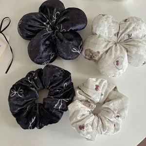Chouchou en Velours Imprimé Ours Nœud Élastique Cheveux Style Coréen Doux Pour Femme Fille Accessoire Cheveux Quotidien