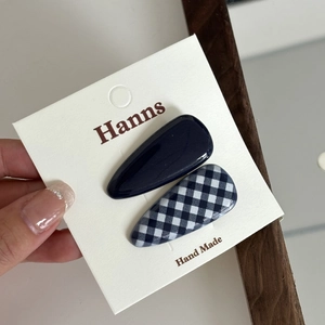 2-pack blue and gingham teardrop hair clips on a handmade presentation card