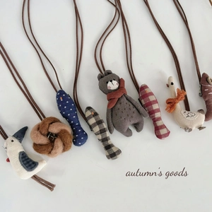 Pendentif Animal en Tissu Fait Main pour Enfants Style Forêt Ours Oiseau Poisson Champignon Ornement Accessoires Sac