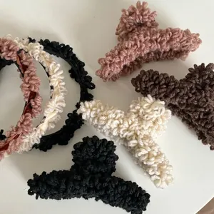 Plüsch-Haarklammern und Stirnbänder Set in warmen Unifarben für den Winter