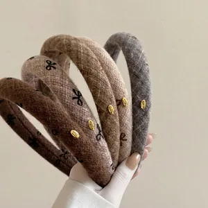 Vintage Padded Flocking Bow Headband For Women French Chic High Crown Hair Band With Gold Metal Tag Love Letter Hair Accessories