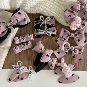Haarschmuck-Set in Rosa mit Schleifen, Perlen und Strasssteinen für Damen