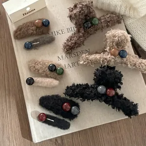 Set da 9 pezzi di fermagli per capelli in peluche e pinze con perline colorate