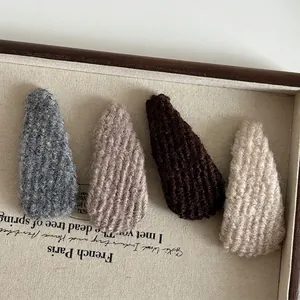 Minimalist Knitted Plush Hair Clips Women Girls Autumn Winter Striped BB Clips Fashion Side Bangs Hairpins Accessories