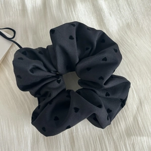 French style black heart pattern satin scrunchie with elegant dot texture hair tie