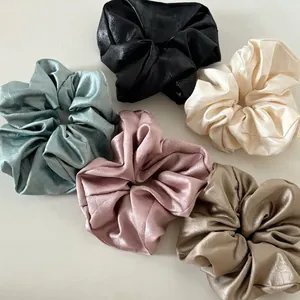 Chouchou Élargi en Satin Élégant pour Femmes Couleur Unie Corde à Cheveux Élastique Texture Soie Porte Queue de Cheval Coiffure