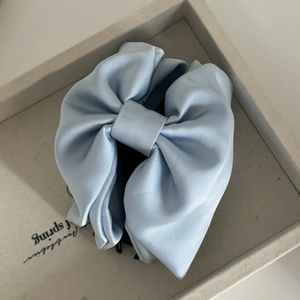 Elegant light blue satin double bow hair claw clip for women's hairstyle accessories