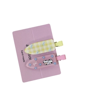 Lot de deux barrettes à cheveux mignonnes avec nœud floral et chiot pour filles sur carte