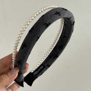 Elegant double-layered gray headband set with pearls and classic black bow patterns