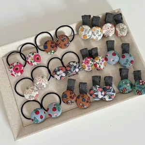 Pinces à Cheveux Bouton en Tissu Floral Style Forêt Chouchous Motifs Botaniques Fraises Accessoires Cheveux Femme