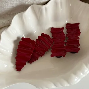 Women Red Angola Red Wrinkled Metal Duckbill Hair Clip Geometric Wave Texture Side Clip Fashion Commute Hair Accessories