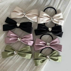 Set accessori per capelli con fiocchi di raso e strass a cuore inclusi fermagli ed elastici