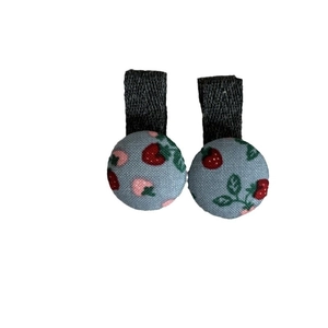 Barrettes en tissu à motif fraises rouges avec détails de ruban noir mignon