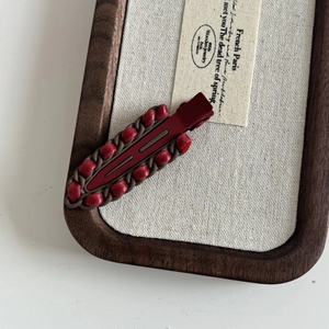Retro burgundy leather woven alloy hair clip with French vintage style for women