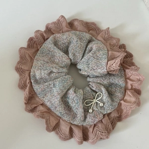 Rainbow lace oversized scrunchie with knit texture, chiffon pleats and pearl bow