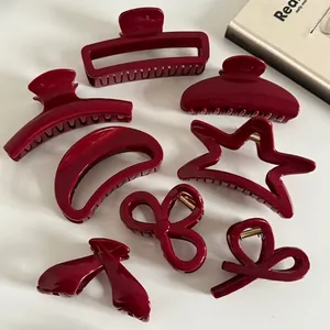 Ensemble de pinces à cheveux rouge foncé avec divers accessoires en résine pour femmes