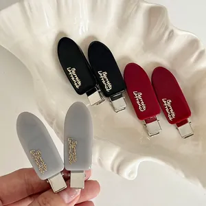 Fermaglio per Capelli in Acetato Stile Francese Piccolo Elegante Lettera Oro Clip a Becco d'Anatra per Donna Accessorio