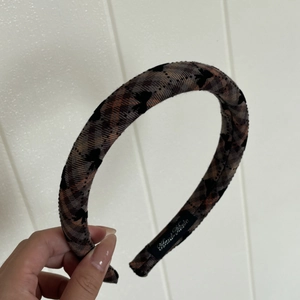 Sweet plaid headband with black bow patterns and handmade label for women's hair styling