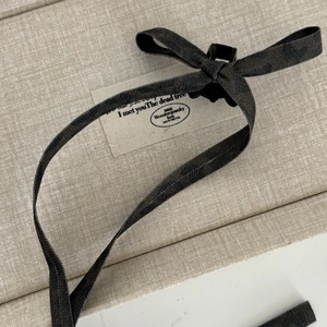 Mini leopard print denim ribbon bow hair claw clip for casual vintage hairstyle look