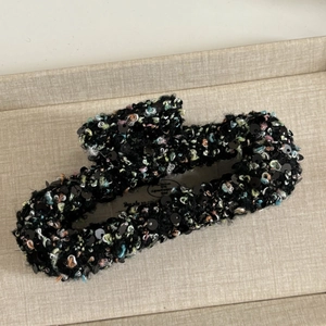 Grande pince à cheveux élégante en tweed noir avec paillettes pour femme en boîte