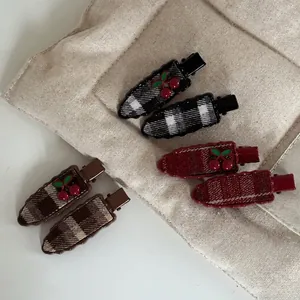 Lot de barrettes à cheveux à carreaux avec cerises en rouge, noir et marron pour femme
