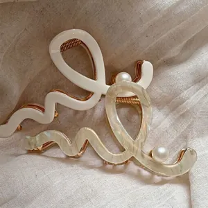 Large Acetate Wave Hair Claw Clip With Faux Artificial Pearl Elegant Marble Stripe Shark Clip Hair Accessories For Women Daily Party