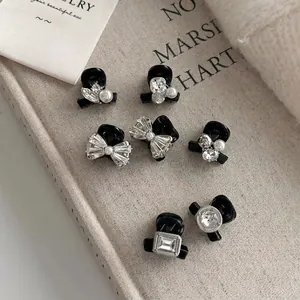Lot de 7 mini pinces à cheveux noires avec cristaux, perles et détails argentés