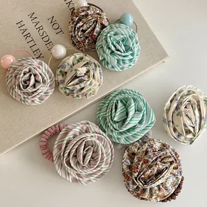 Stoff Blumen Rose Haargummis Für Damen Kinder 3D Gestreifte Blume Elastische Scrunchies Mit Künstlichen Perlen Haarschmuck