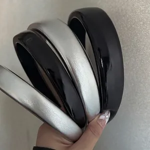 Serre-tête pour Femme en Cuir PU Rembourré Épais Élégant Noir Argent Métallique Large Bande d'Alice Accessoires de Cheveux à la Mode