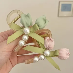 Elegante Tulpenblüten-Haarklammern mit Perlen und grünen Bandschleifen im 2er-Set
