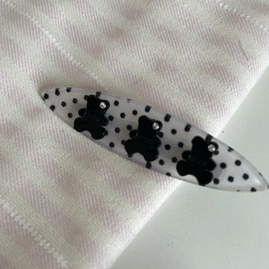 Barrette en acétate à pois avec trois oursons 3D et ornements en strass étincelants