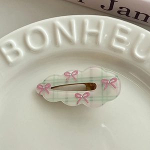 Barrette à cheveux mignonne en forme de nuage avec nœuds roses et motif à carreaux