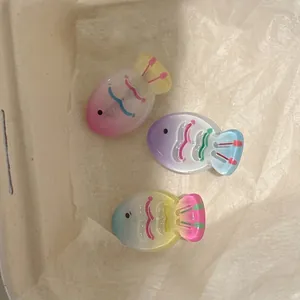 Three-piece set of translucent jelly-colored fish hair clips in macaron gradient shades