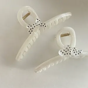 Pince à Cheveux en Acrylique à la Mode Blanc Noir à Pois Cœur Nœud Papillon Design Style Coréen Couvre-Chef Fait Main pour Femmes